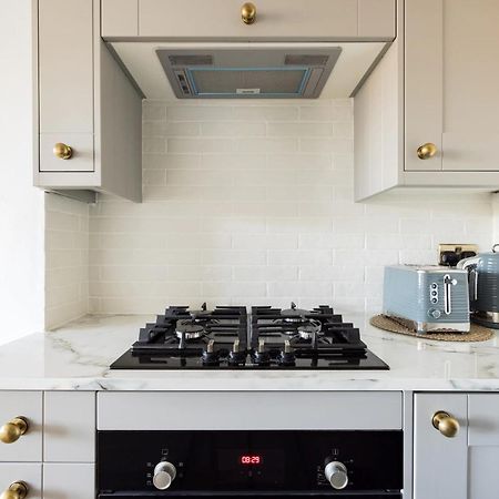 Luxurious 1-Bedroom Apartment In Kensington Londres Extérieur photo
